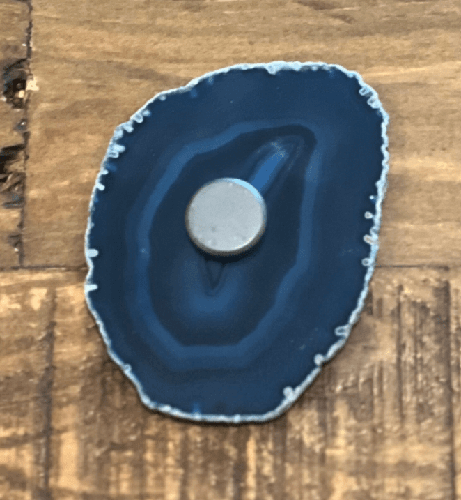 Blue Agate back side of magnet with image of magnet on the backside